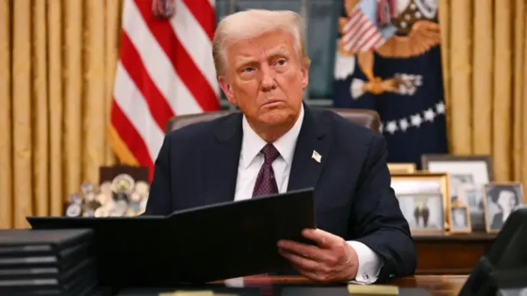 DONALD TRUMP
