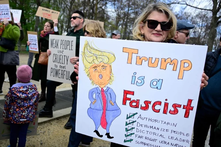 TRUMP FASCISTA